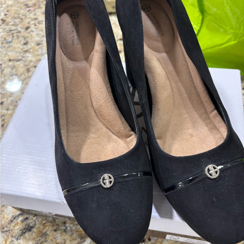 Gio bans Black Flats with Silver Accent